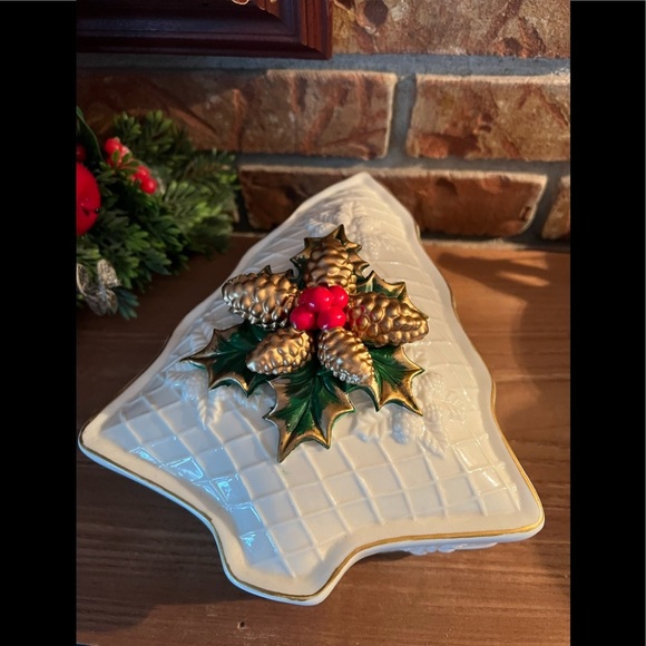 Rare Vintage Porcelain Christmas Poinsettia Tree Heavy Trinket - Picture 3 of 6